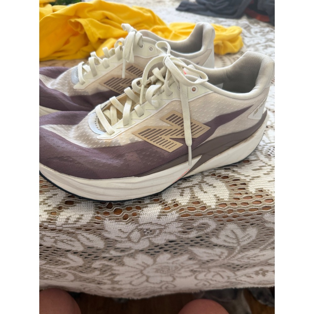New Balance FuelCell Rebel v3 Womens 9 Running Shoes Cream Mauve WFCXCM3